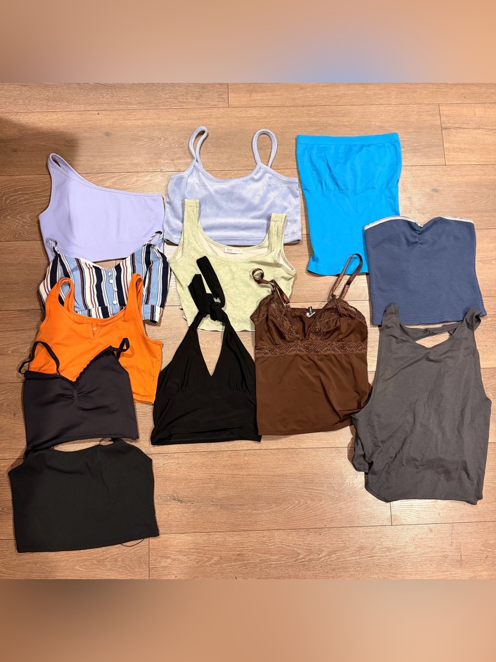 🚨 RESELLER Bundle | Y2K Crop Tops, Bralettes & Basics | SZ MEDIUM | 12 Pieces